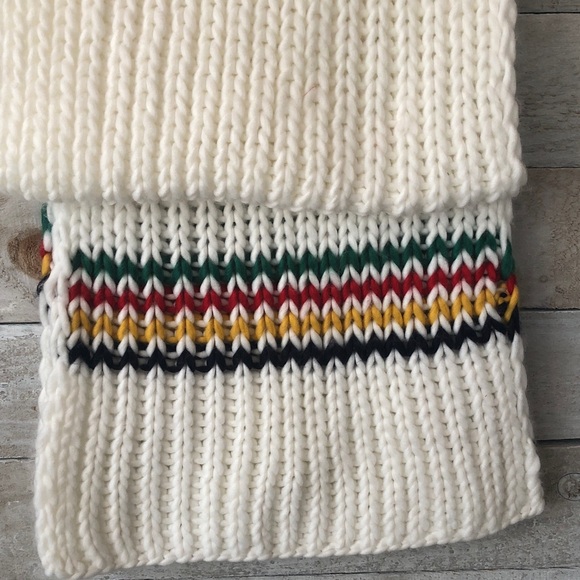Hudson’s Bay Company HBC Stripes Ribbed Chunky Knit scarf - Picture 7 of 8